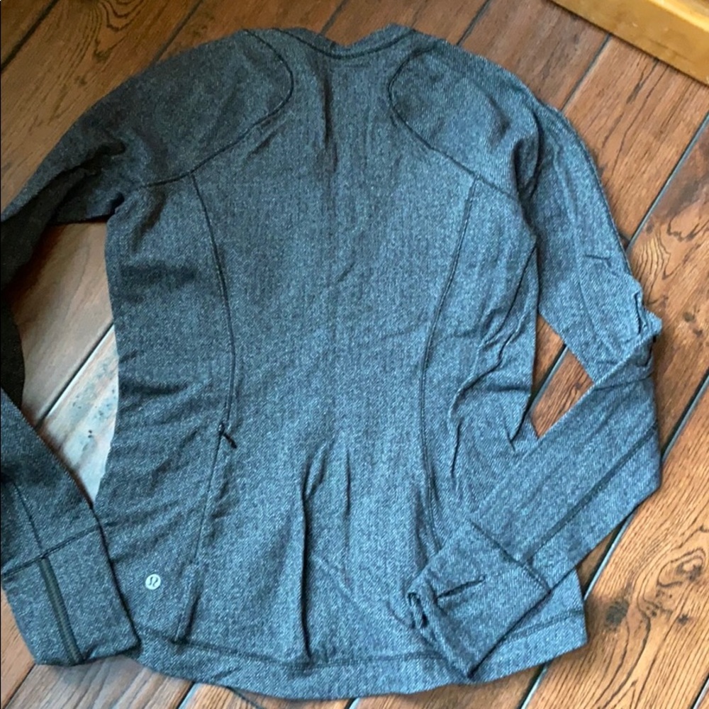 Lululemon houndstooth long sleeved top size 8 - Picture 3 of 5